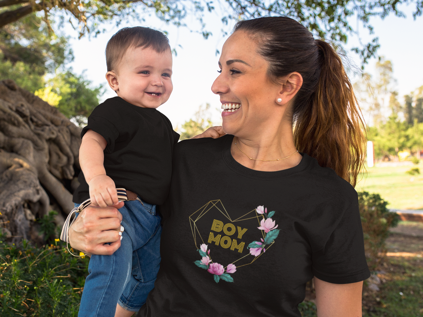 "Boy Mom" - T-shirt