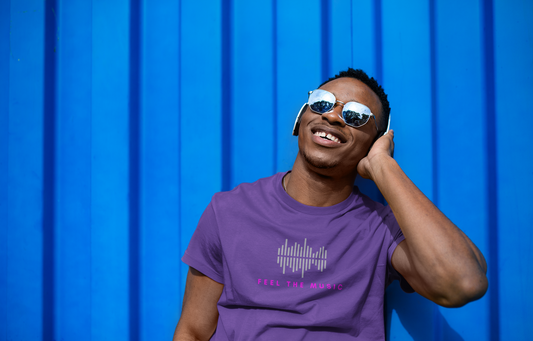"Feel the music" - Unisex t-shirt (Purple)